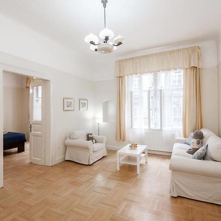 Historic Centre-Spacious Apartment Прага Екстериор снимка